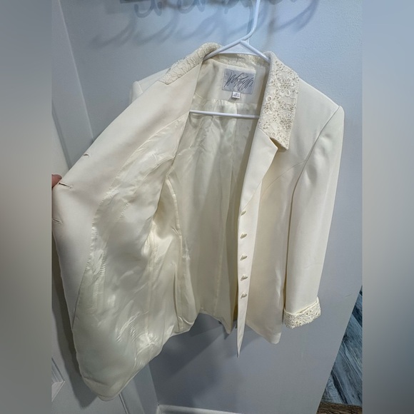 Lord & Taylor Ivory Blazer with Lace Accents - Picture 9 of 14